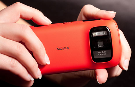 Nokia va opri productia si livrarile de telefoane care rulează sistemul de operare Symbian. 