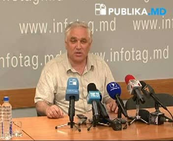 Valerii Climenco susţine că, în prezent, juriştii Centrului oferă consultanţă gratuită celor ce vor să obţină cetăţenia rusă