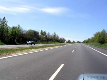 Potrivit poliţiei, maşina pe care o conducea tânărul s-a răsturnat într-o curbă