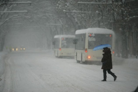 Temperaturi ca în mijlocul iernii, precipitaţii care ne-au dus cu gândul la zilele din preajma Crăciunului.
