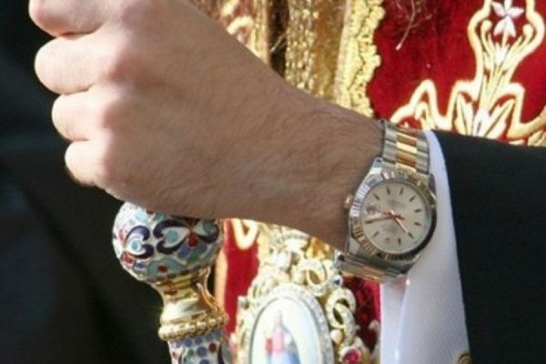 Болгарский митрополит пожертвовал свои часы Rolex церкви на оплату счета за электричество. Фото: justmedia.ru