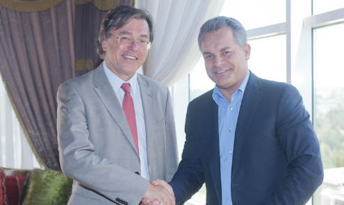 Alături de Vlad Plahotniuc, gazdele au fost Dumitru Diacov, liderul fracţiunii Partidului Democrat, şi Igor Corman