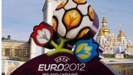  Preşedintele UEFA Michel Platini şi Comisarul European pentru sănătate John Dahli