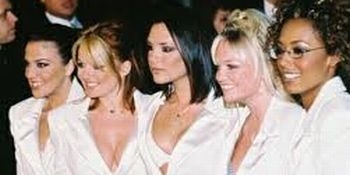 Victoria Beckham, Emma Bunton, Melanie Chisholm, Melanie Brown and Geri Halliwell s-au întâlnit la hotelul St. Pancras
