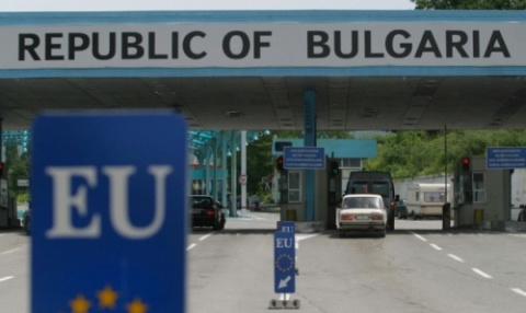 Din 19 iulie 2013, autorităţile bulgare de frontieră aplică noi reguli de traversare la hotarului acestei ţări.