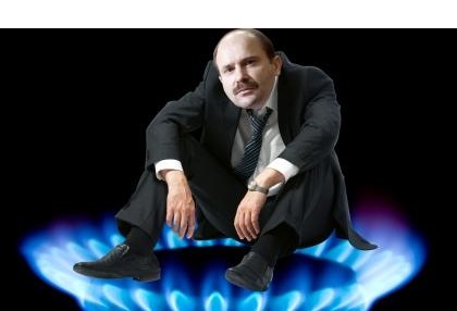 И. о. министра экономики Валериу Лазэр заявляет, что  уже с 2014 года Молдова сможет импортировать природный газ из Румынии через газопроводную ветвь Яссы — Унгены.