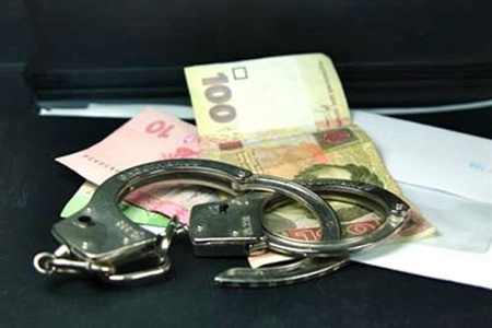 По данному факту возбуждено уголовное дело на основании статьи Уголовного кодекса о пассивной коррупции.