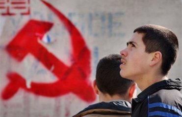 Венгерские коммунисты поздравили ПКРМ с победой против антикоммунистических сил.