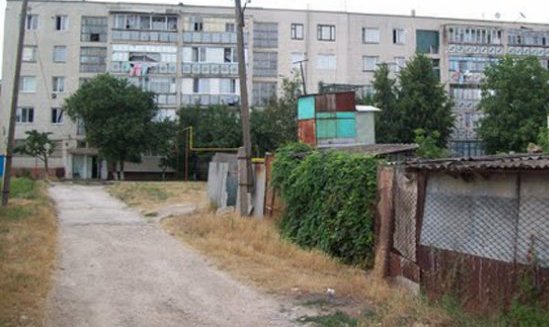 Este în general răspândită opinia că societatea moldovenească este profund rurală, iar migrația masivă a populației este cauzată și de faptul că localitățile urbane au degradat continuu. 