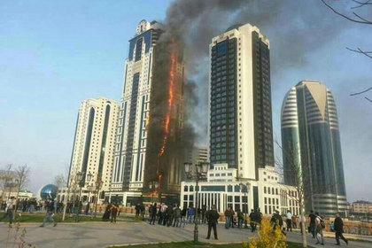 Кадыров заставил радовавшихся пожару в "Грозном-Сити" чеченцев восстанавливать высотк.