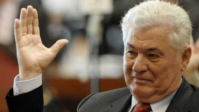 Liderul comunist susține că motivele invocate de cei care ies din partid sunt doar invenții. „Toți cei care pleacă aiuresc și inventează.