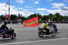  Locuitorii din Transnistria care nu vor avea cetăţenia Republicii Moldova ar putea fi sancționați cu amendă.