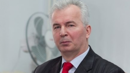 Totodată, judecătorul afirmă că încă nu a decis dacă acceptă sau nu transferul la Curtea de Apel, dar a accentuat că nu-și va da demisia onorată. 