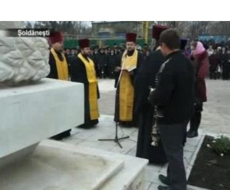 В мероприятии приняли участие местные жители, родственники депортированных и официальные лица из правительства.