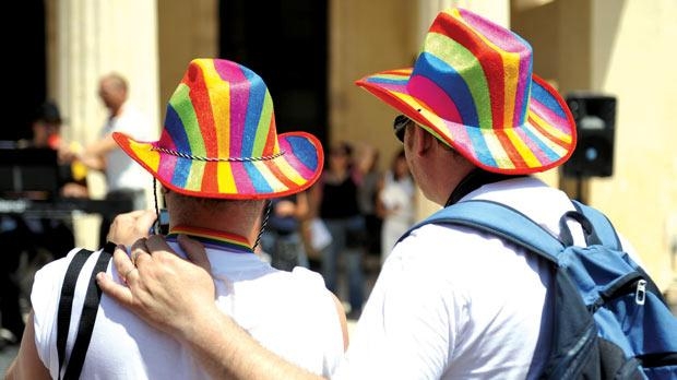 Primăria va cere în instanţă să fie schimbat locul desfăşurării marşului homosexualilor.