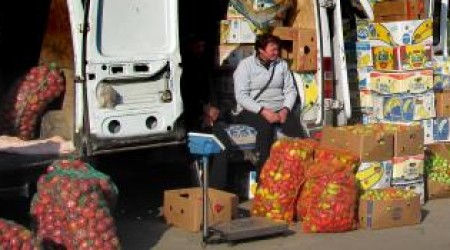 В эти дни на оптовом много сладкого перца, гогошаров, картофеля и яблок.