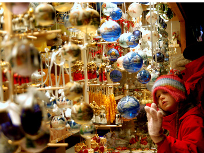 Începând cu 10 decembri, în capitală au fost autorizate locuri pentru comercializarea brazilor.