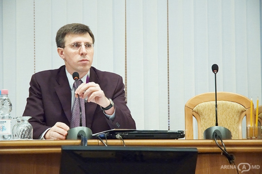 Хозяев фирм, занимающихся извозом пассажиров, обязали трудоустраивать водителей на законных основаниях с официальными заработными платами. Фото: arena.md