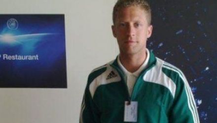 Al patrulea arbitru va fi Edin Jakupovic
