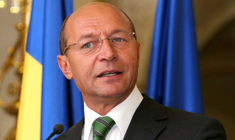 Băsescu a reiterat că România susţine procesul de extindere a UE cu R.Moldova şi ţările Balcanilor de Vest, dar şi avansarea proceselor democratice în aceste state. 