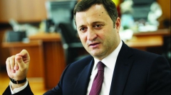 Totodată, premierul a menționat că perioada de atunci a fost diferită de cea din prezent.