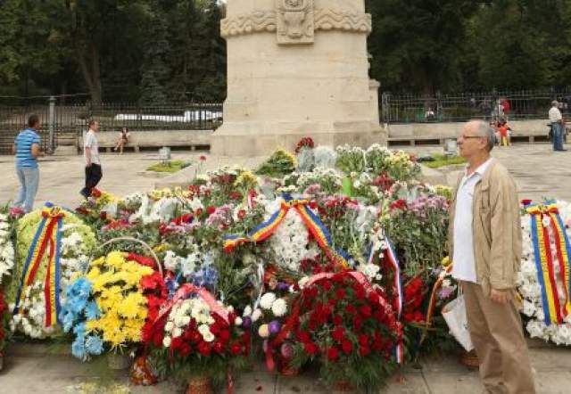 Alţii consideră că limba română merită atenţie şi omagiu. Foto: ziarelive.ro