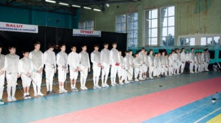 В легкоатлетическом манеже состоялся международный турнир по фехтованию. 