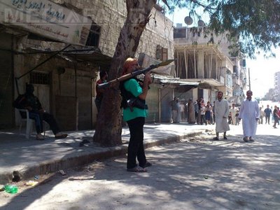 Palatul preşedintelui Bashar Al-Assad, atacat cu obuze de insurgenţii sirieni (Imagine: Arhiva Mediafax Foto/AFP)