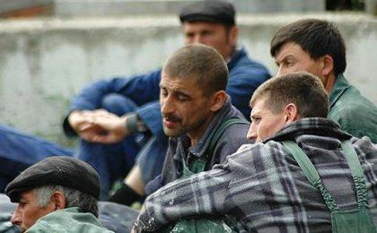 Молдавские власти решили через детей узнать, кто из родителей работает за рубежом, и потребовать от семей возврата полученных социальных компенсаций.