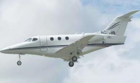  Două persoane au murit, iar alta a fost rănită luni, în prăbuşirea unui avion privat în Alpii francezi, anunţă pompierii