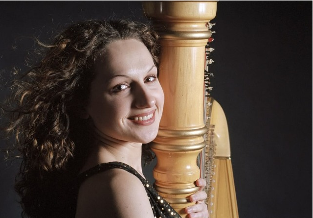 Ina, moldoveanca numită şi „şoptitoarea din harpă” a evoluat pe cele mai mari scene ale lumii, a cucerit premii şi a încîntat lumea cu talentul ei.