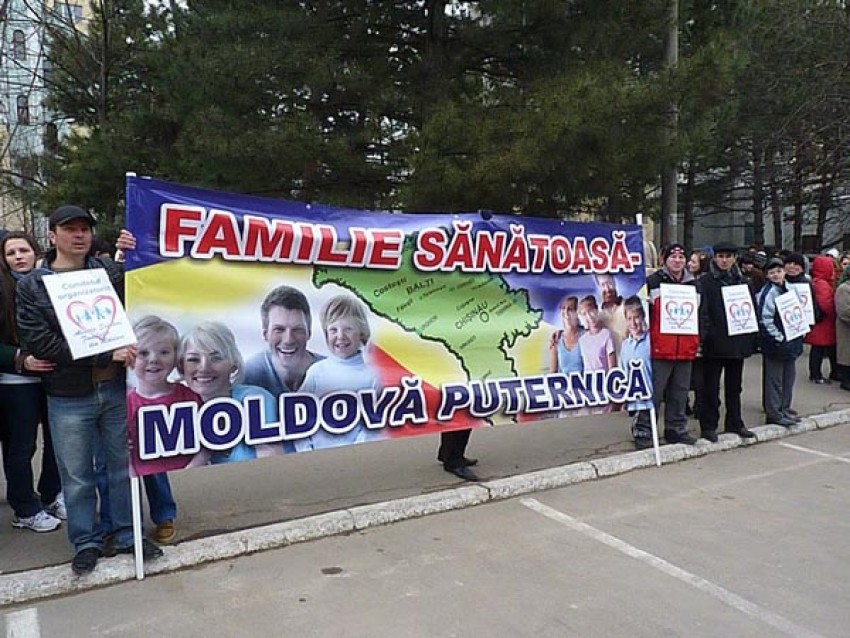 Ieri, episcopul de Bălți și Fălești, Marchel, a cerut ajutorul Partidului Comuniștilor pentru neadoptarea Legii antidiscriminare.