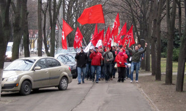 Membri şi simpatizanţi ai Partidului Comuniştilor au anunţat că li se vor alătura protestatarilor.