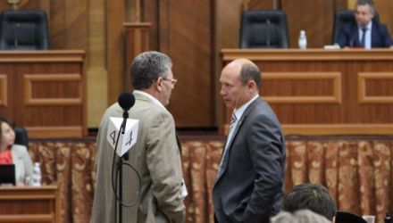 Liberalii nu s-au lăsat înduplecați și au cerut o pauză pentru convocarea consiliului AIE.