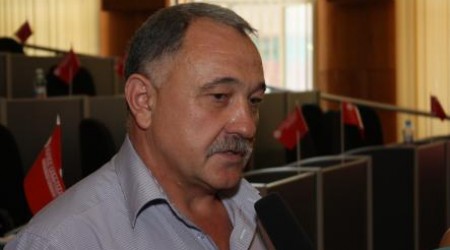 Бельцкие коммунисты решили пощекотать нервы главному полицейскому города.