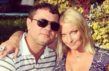 Анастасия Волочкова выложила в Instagtam фото, где она обнимается с Бахтияром Салимовым.