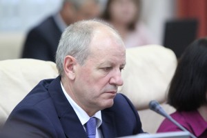 CNI ar putea fi obligată de instanța de judecată să-i achite ministrului Sănătății, Andrei Usatîi, despăgubiri materiale pentru că i-ar fi prejudiciat imaginea.