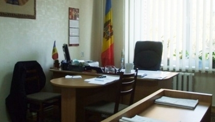 Ion Ţurcan este în fruntea satului Cuizăuca din vara anului 2011, candidând la alegerile din 5 iunie 2011 pe listele Partidului Democrat.