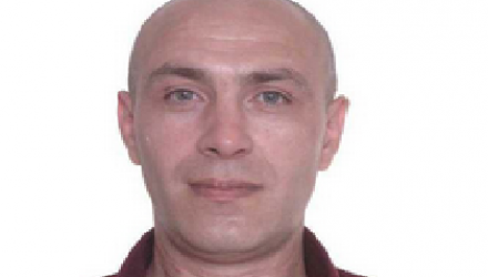 Rudele și prietenii supraviețuitorului susțin că acesta a fost o victimă colaterală, că nu se cunoștea nici cu Valeriu Canuda, nici cu cel împușcat.