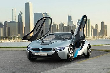 Помимо онлайн-автосалона, автомобили семейства BMW i будут продавать ограниченное число дилеров. 