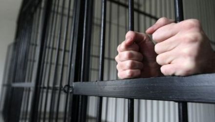 Oamenii legii au cerut şi o expertiză psihiatrică pentru a vedea dacă băiatul avea discernământ în momentul incendierilor.