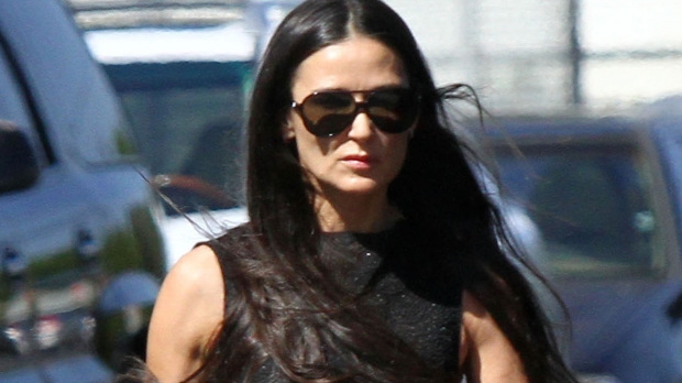 Ashton Kutcher (34 de ani) şi Mila Kunis (28) sunt prieteni de mai mulţi ani