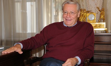 Al doilea președinte al Republicii Moldova, Petru Lucinschi, a împlinit astăzi 73 de ani.