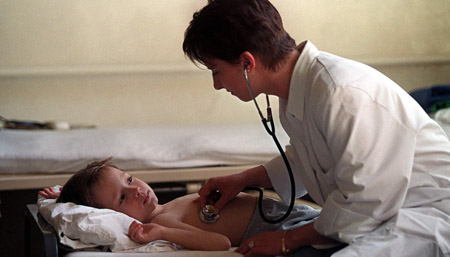 Majoritatea copiilor sunt aduşi la spital cu infecţii respiratorii acute
