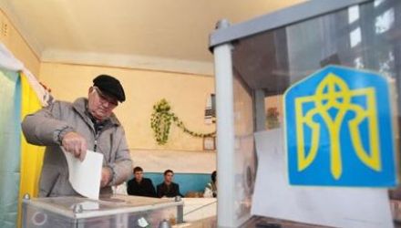 Alte trei sondaje realizate la ieşirea de la urne confirmau aceste tendinţe.