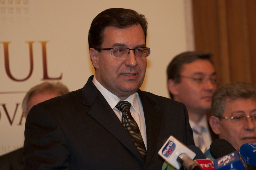 Săptămâna trecută premierul Vlad Filat declara în cadrul unei emisiuni tv că este gata să își sacrifice cariera politică 