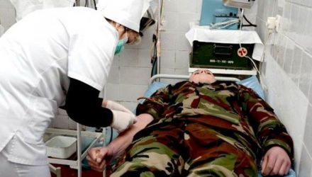 Victima a fost internată la Spitalul Militar cu dureri acute. Din cauza loviturilor, soldatului i-a fost extirpată splina.
