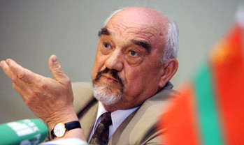 Generalul Bergman a depus o cerere la Comitetul rus de Investigaţii (Sledkom) și un set de acte care demonstrează vinovăția lui Smirnov. Foto: gazeta.ru