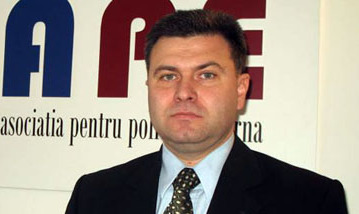 Potrivit expertului, mesajul principal al cancelarului este că Germania este şi va fi alături de Moldova
