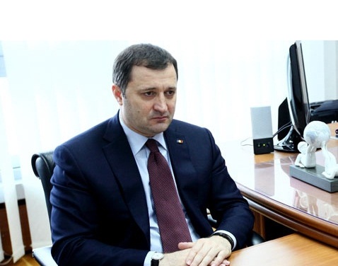 Владимир Филат потребовал расследовать случай с распространением листовок от его имени, рассказывающих о ситуации с внешнем долгом страны.